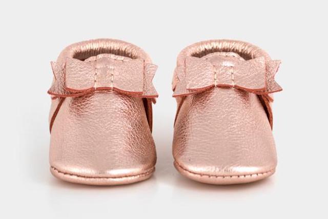 Zapatos para bebé caminando